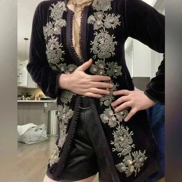 Stunning Vintage Open Front Top - Picture 6 of 12